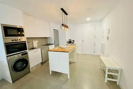 Nuevo Y Moderno Con Piscina